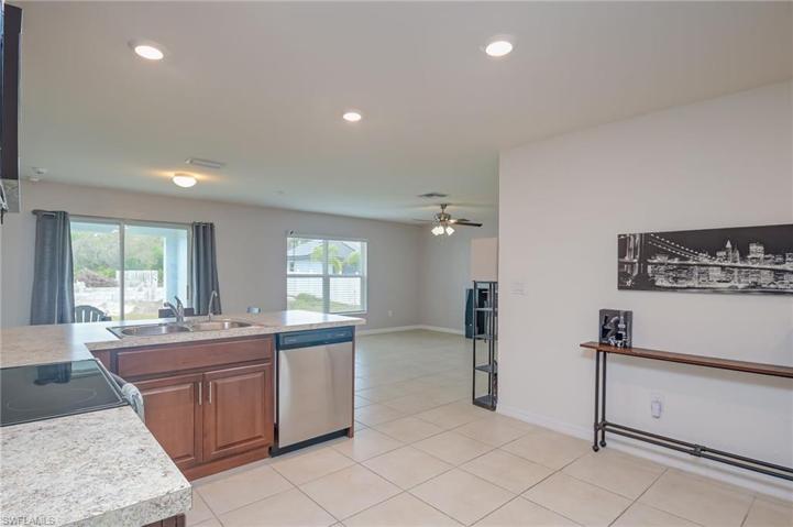 3314 NE 8th PL, CAPE CORAL FL 33909