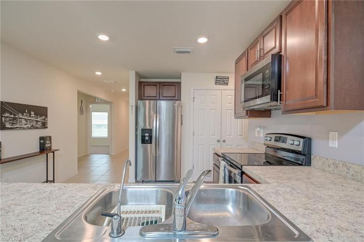 3314 NE 8th PL, CAPE CORAL FL 33909