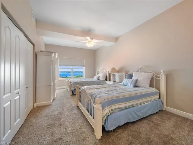 Huge guest room!