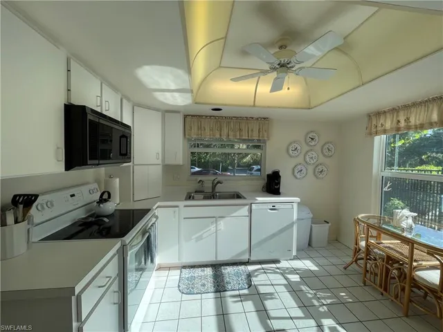 254  6TH S AVE, Naples, FL 34102