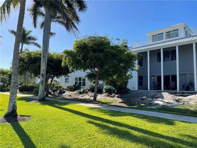 254  6TH S AVE, Naples, FL 34102
