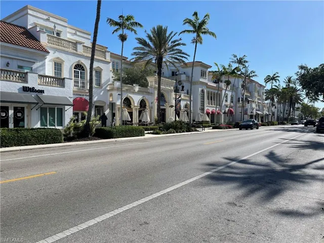 254  6TH S AVE, Naples, FL 34102