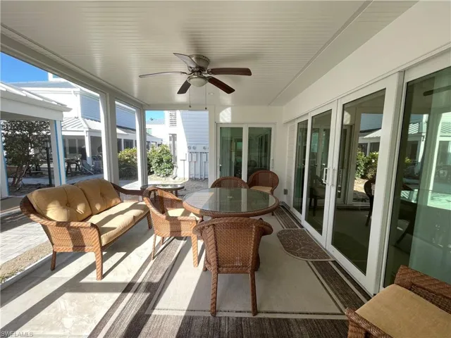 254  6TH S AVE, Naples, FL 34102