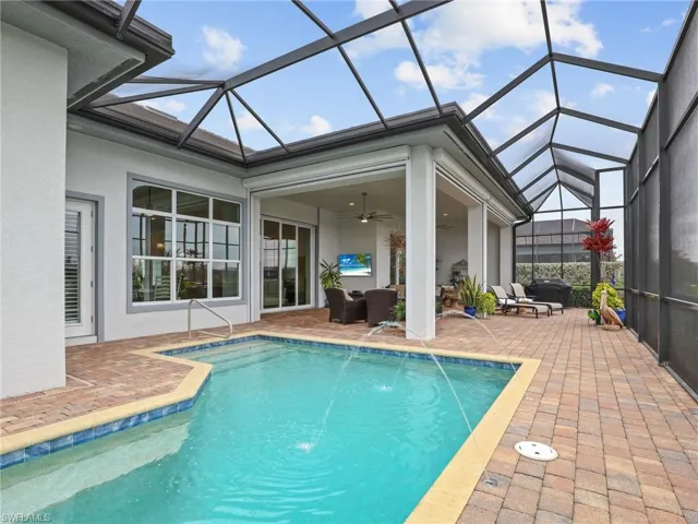 Gas heated pool with large Lanai