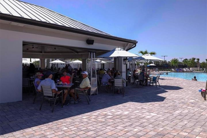 Poolside Food and Drinks