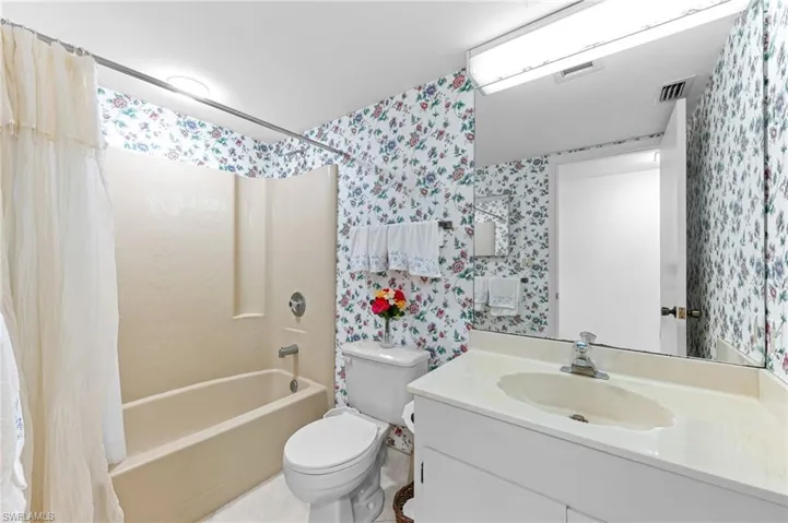 9415  Gulf Shore  DR, Naples, FL 34108