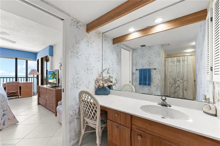 9415  Gulf Shore  DR, Naples, FL 34108