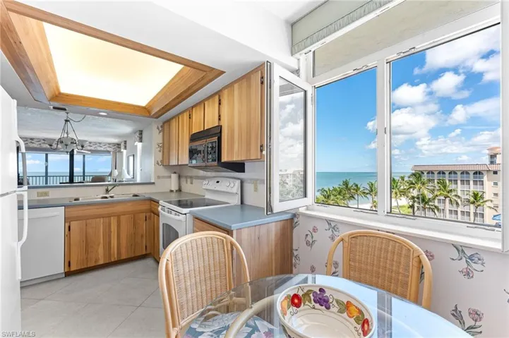 9415  Gulf Shore  DR, Naples, FL 34108