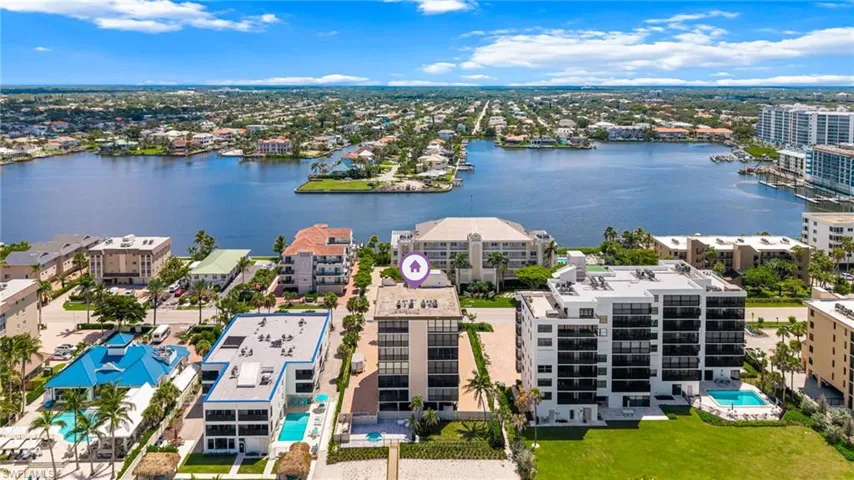 9415  Gulf Shore  DR, Naples, FL 34108