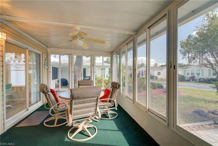 Sunroom / solarium with ceiling fan