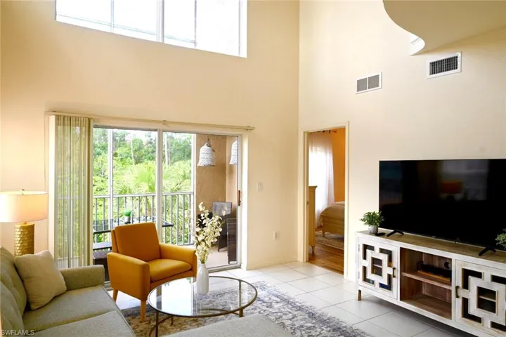 4450 Botanical Place Cir 301, Naples, Florida 34112