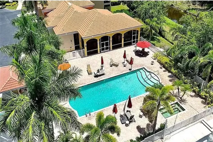 4450 Botanical Place Cir 301, Naples, Florida 34112