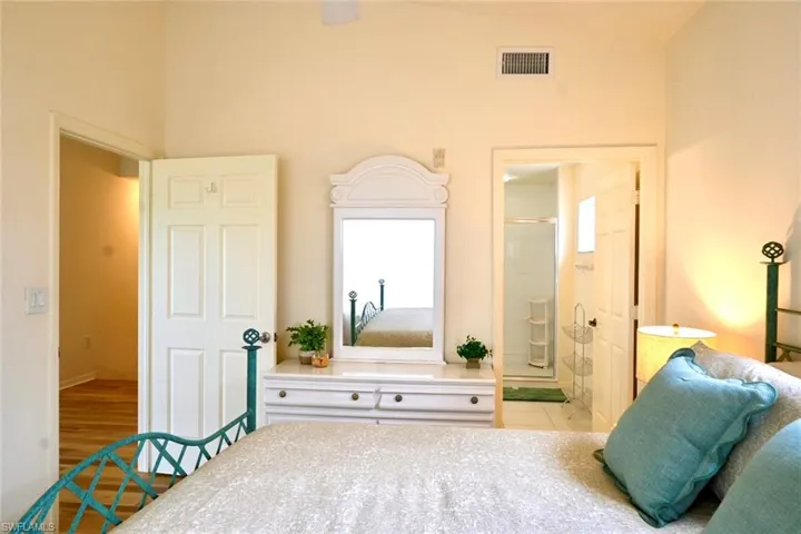 4450 Botanical Place Cir 301, Naples, Florida 34112
