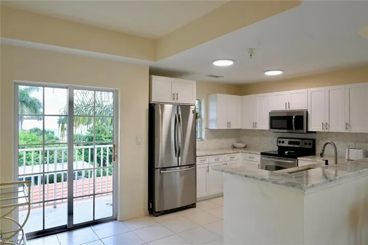 4450 Botanical Place Cir 301, Naples, Florida 34112