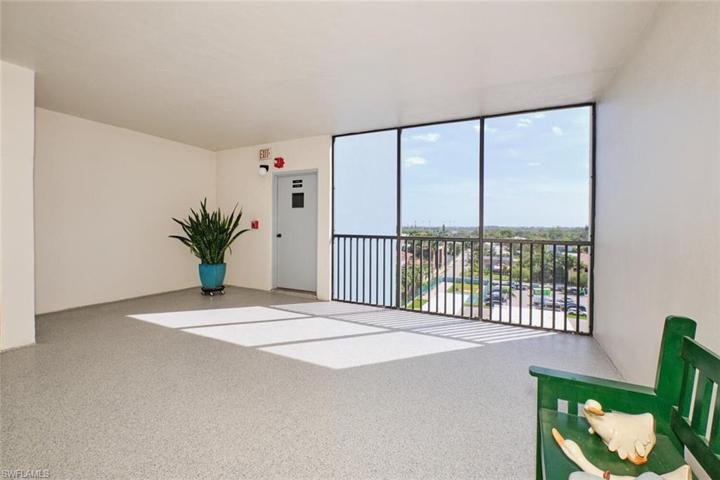 common area 8th floor