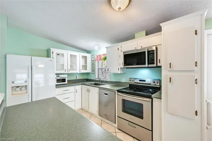 148 Seven Seas Way, Naples, Florida 34104