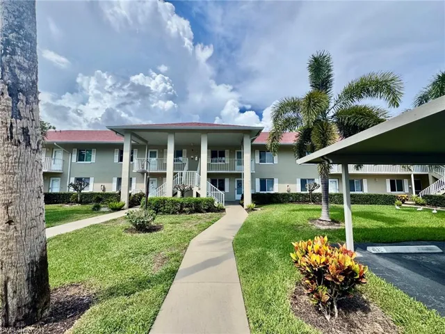 4524 Andover Way 204, Naples, Florida 34112