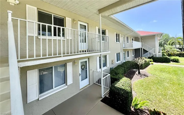 4524 Andover Way 204, Naples, Florida 34112