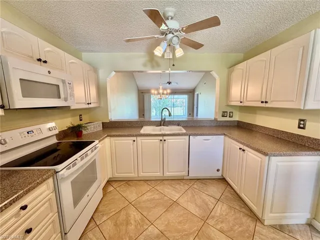4524 Andover Way 204, Naples, Florida 34112