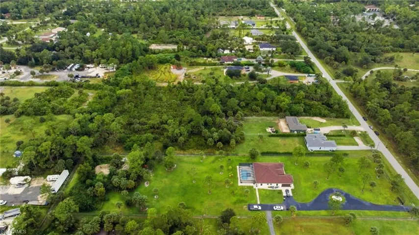 Drone / aerial view