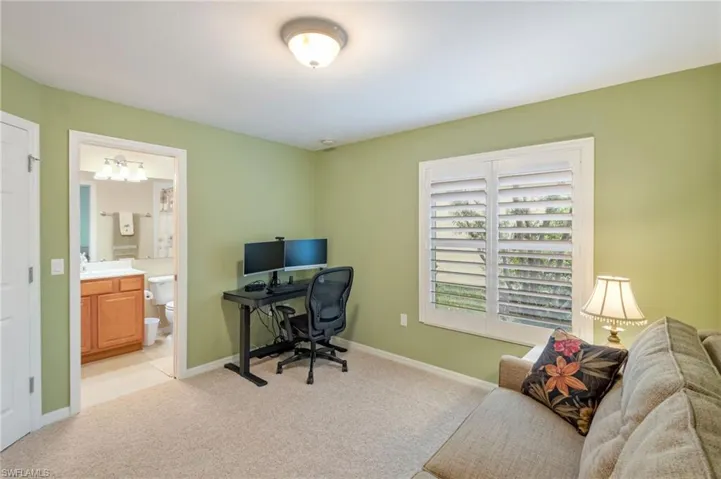 2nd Bedroom/Den with Bath