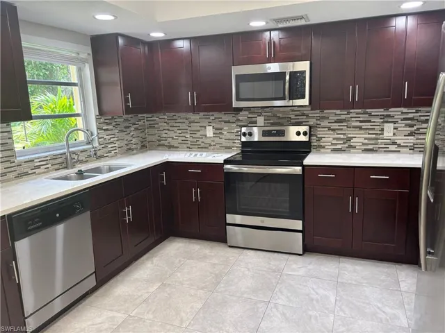 1210 Shady Rest Ln 12, Naples, Florida 34103