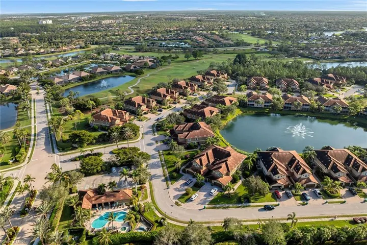 6686  Alden Woods  CIR, Naples, FL 34113