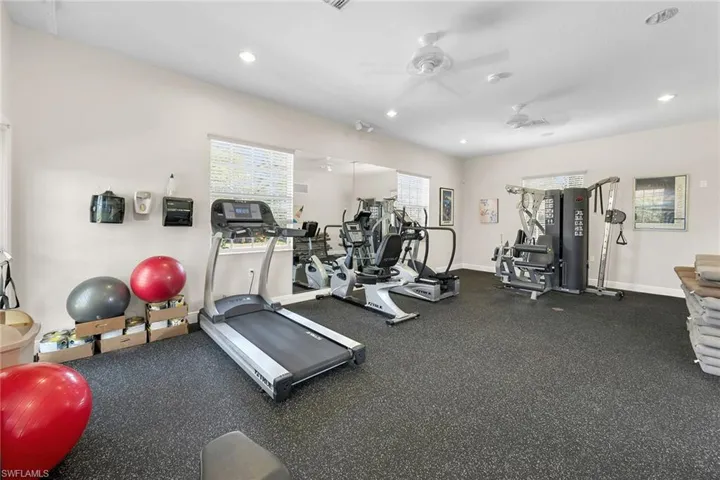 6686  Alden Woods  CIR, Naples, FL 34113