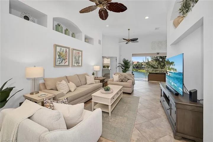 6686  Alden Woods  CIR, Naples, FL 34113