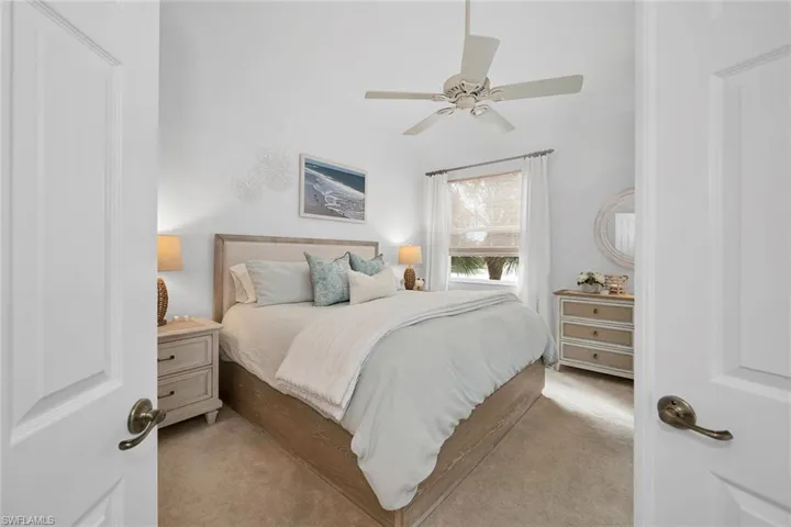 6686  Alden Woods  CIR, Naples, FL 34113