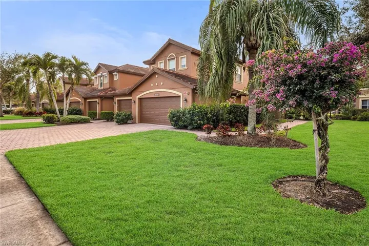 6686  Alden Woods  CIR, Naples, FL 34113
