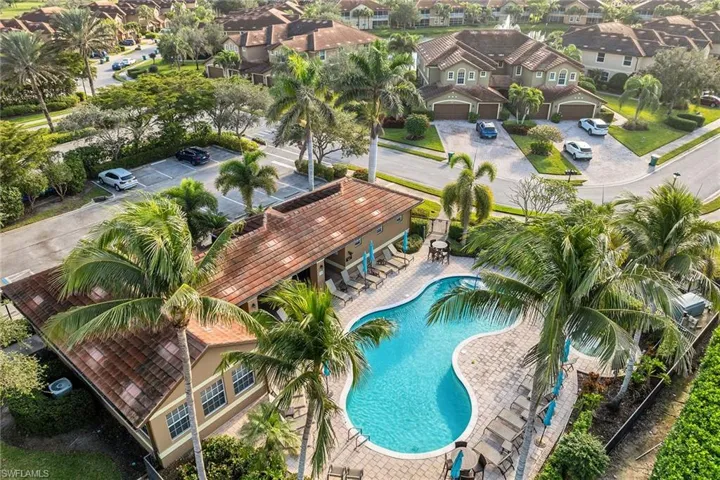 6686  Alden Woods  CIR, Naples, FL 34113