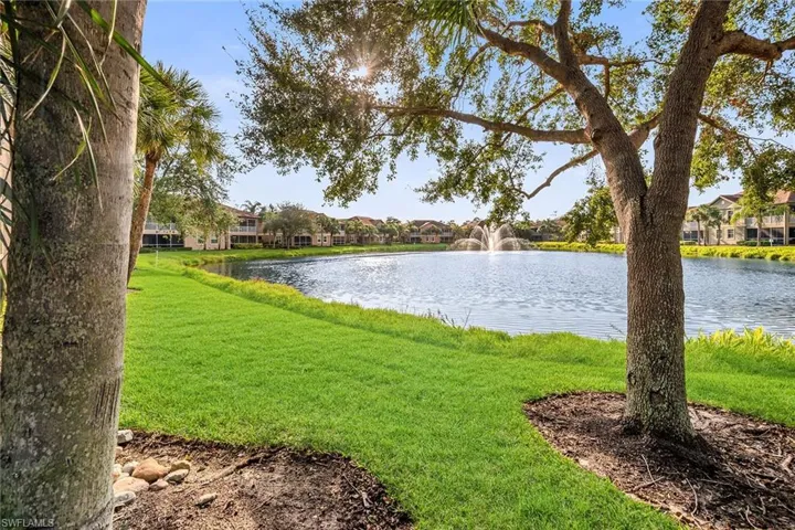 6686  Alden Woods  CIR, Naples, FL 34113