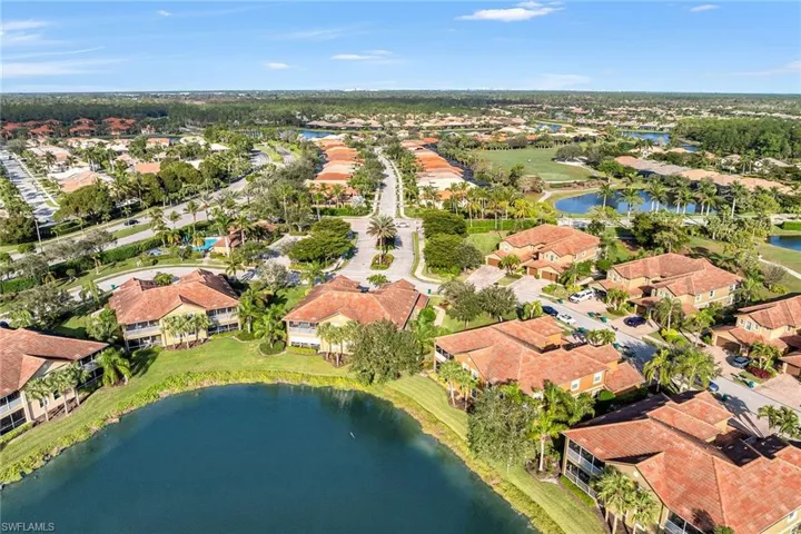 6686  Alden Woods  CIR, Naples, FL 34113