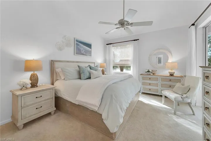 6686  Alden Woods  CIR, Naples, FL 34113