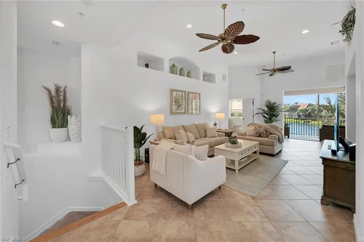 6686  Alden Woods  CIR, Naples, FL 34113