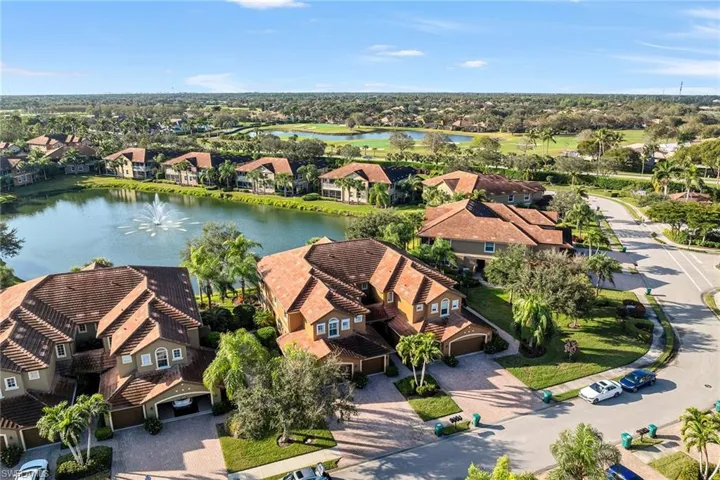 6686  Alden Woods  CIR, Naples, FL 34113