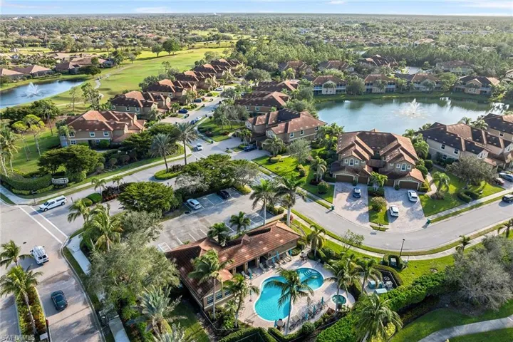 6686  Alden Woods  CIR, Naples, FL 34113