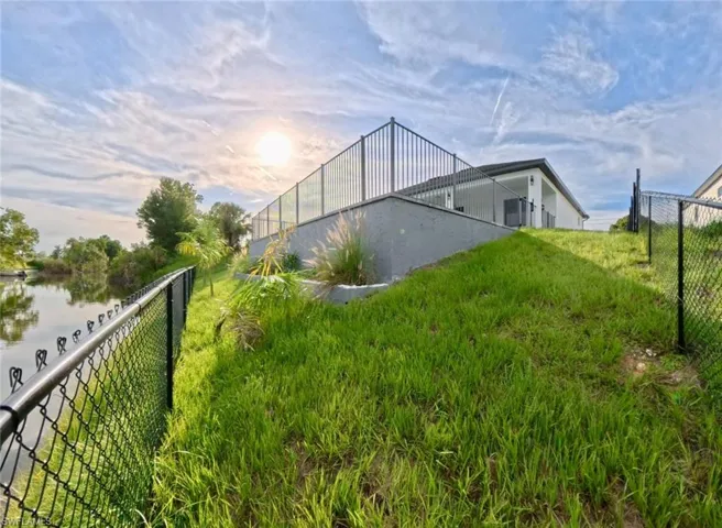 View of home's exterior