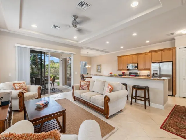 5705  Mango  CIR, Naples, FL 34110