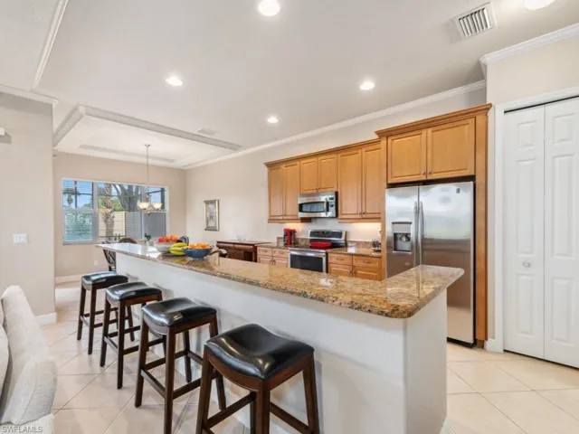 5705  Mango  CIR, Naples, FL 34110