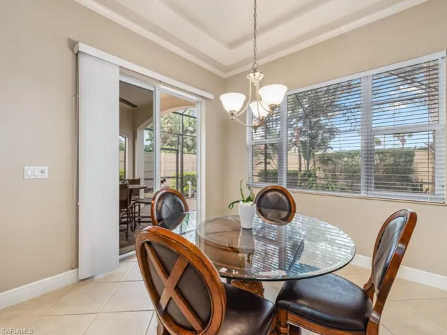 5705  Mango  CIR, Naples, FL 34110
