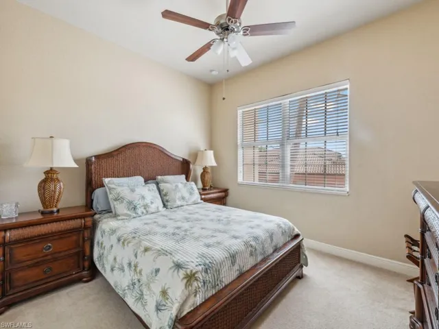 5705  Mango  CIR, Naples, FL 34110