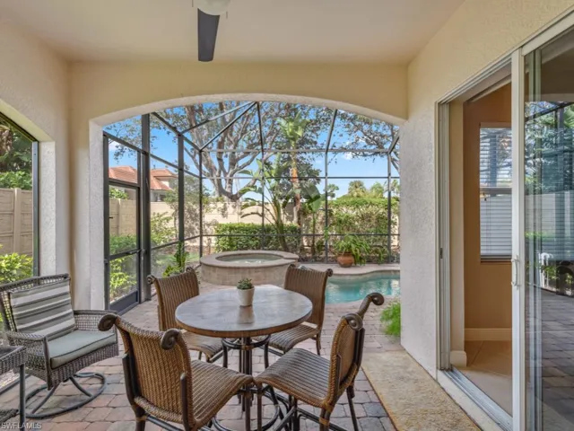 5705  Mango  CIR, Naples, FL 34110