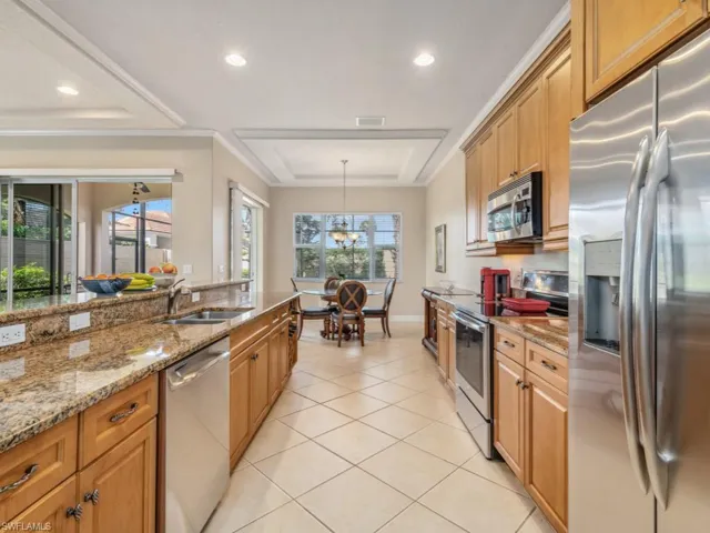 5705  Mango  CIR, Naples, FL 34110