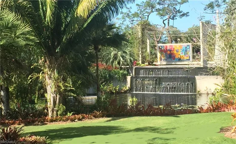 4621  Bayshore  DR, Naples, FL 34112
