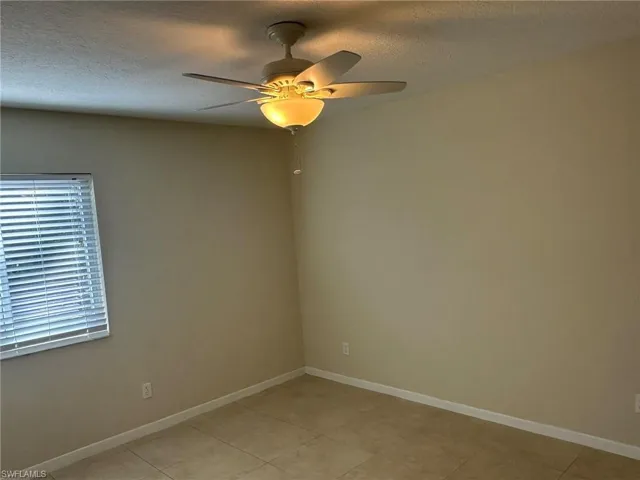 4621  Bayshore  DR, Naples, FL 34112