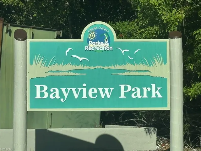 4621  Bayshore  DR, Naples, FL 34112