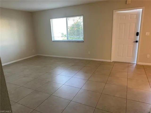 4621  Bayshore  DR, Naples, FL 34112