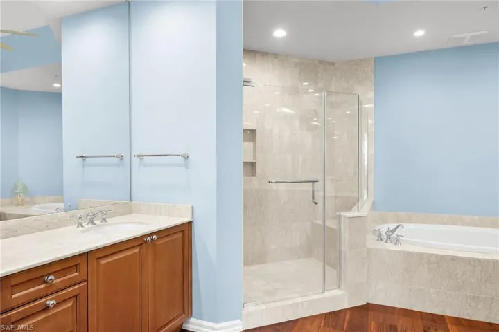 1050 Borghese Ln # 2105, Naples Fl 34114